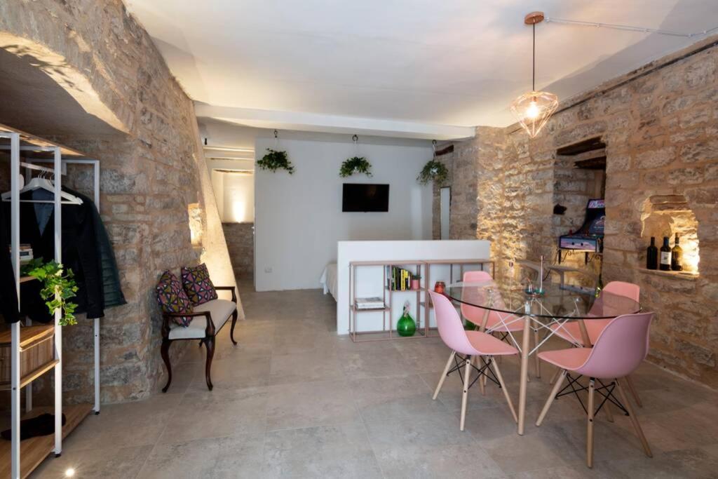 Cornelia Cavern Cosy Studio Apartment In 斯佩洛 外观 照片