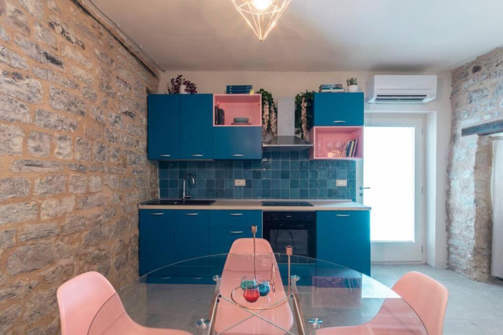 Cornelia Cavern Cosy Studio Apartment In 斯佩洛 外观 照片
